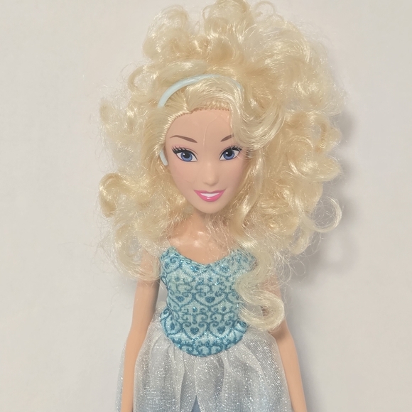 Hasbro Disney Princess Royal Shimmer Series Cinderella 11" Doll #B5288 72561 - Picture 5 of 15